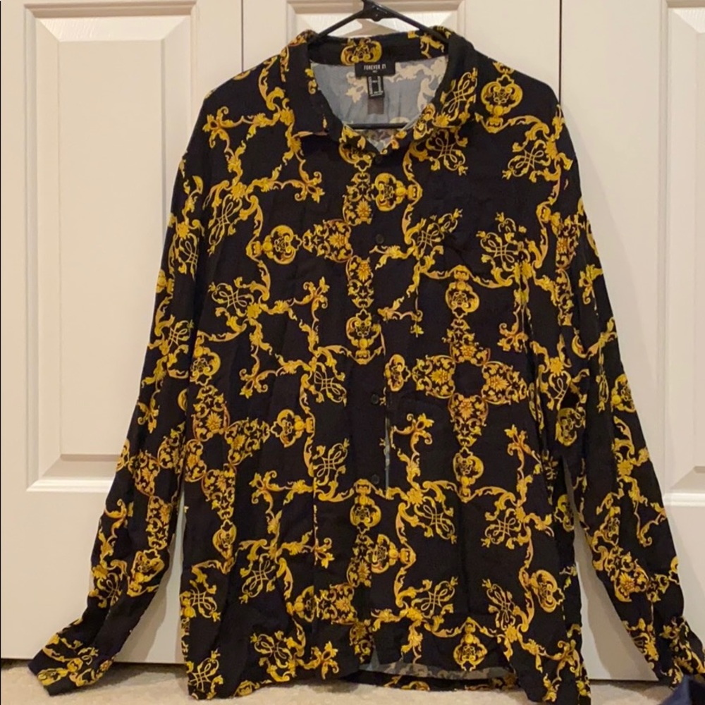 Men’s Forever 21 XL black and gold shirt